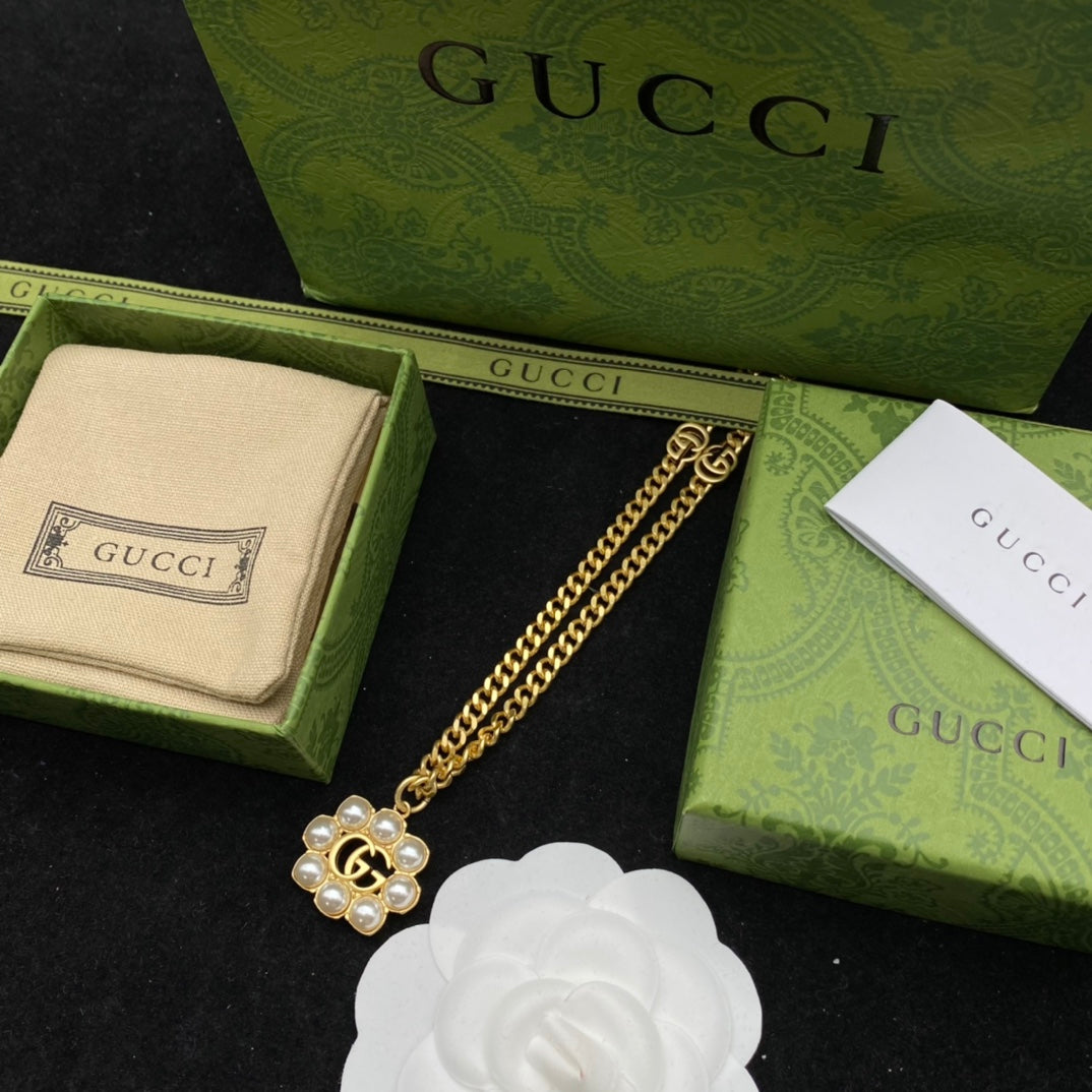 Double G Pearl Flower Necklace