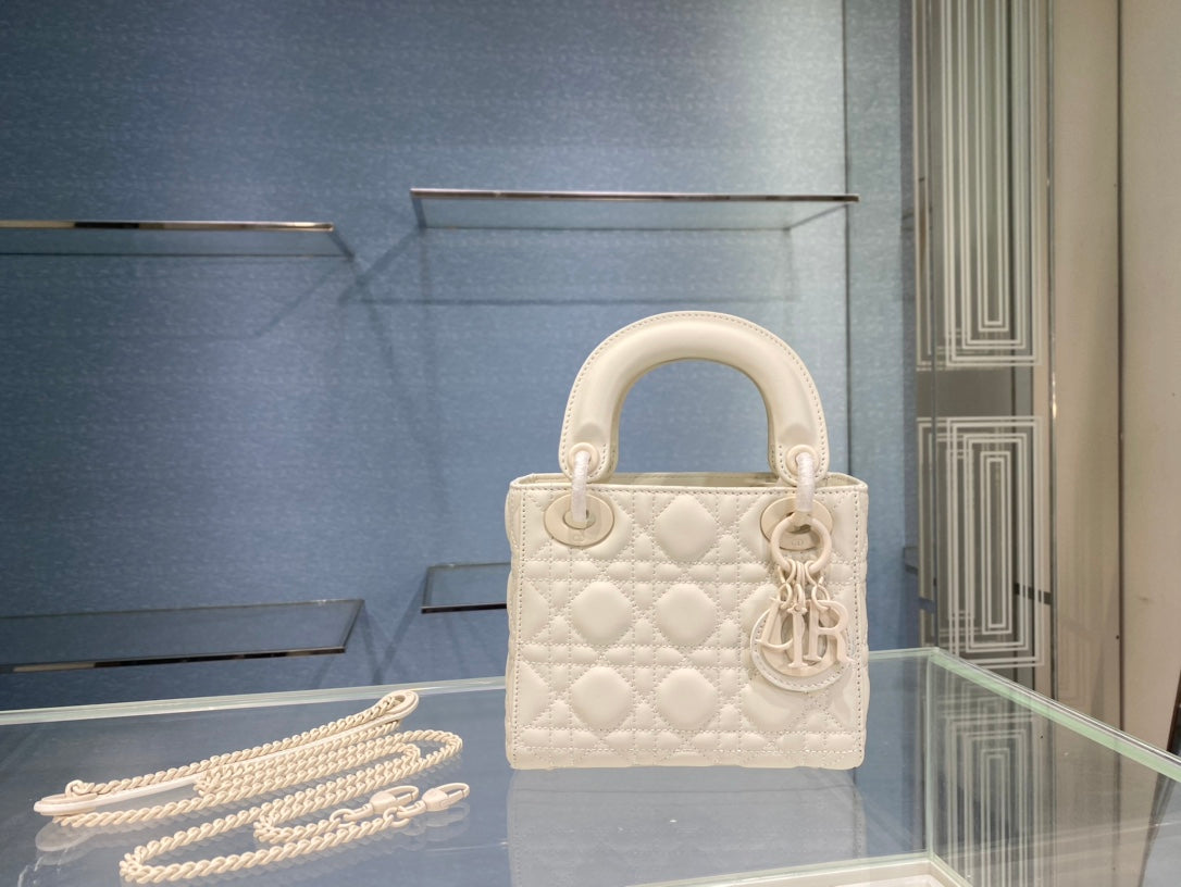 New White Fashion Handbag