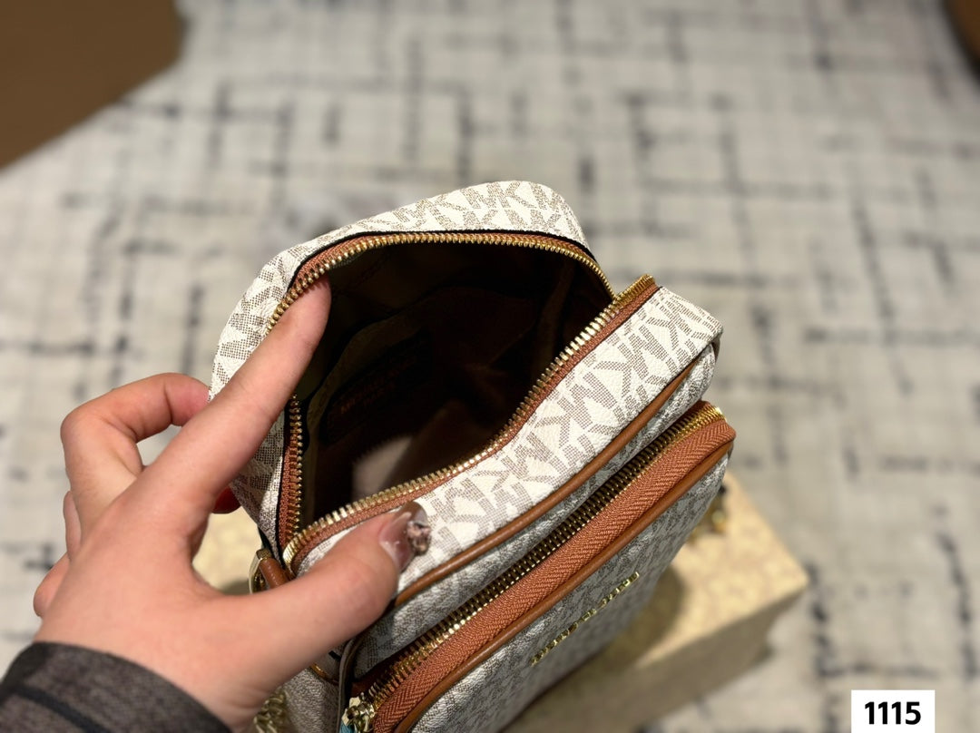 Super popular camera bag