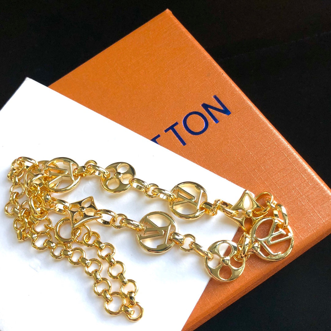 Four-leaf Clover Flower Necklace