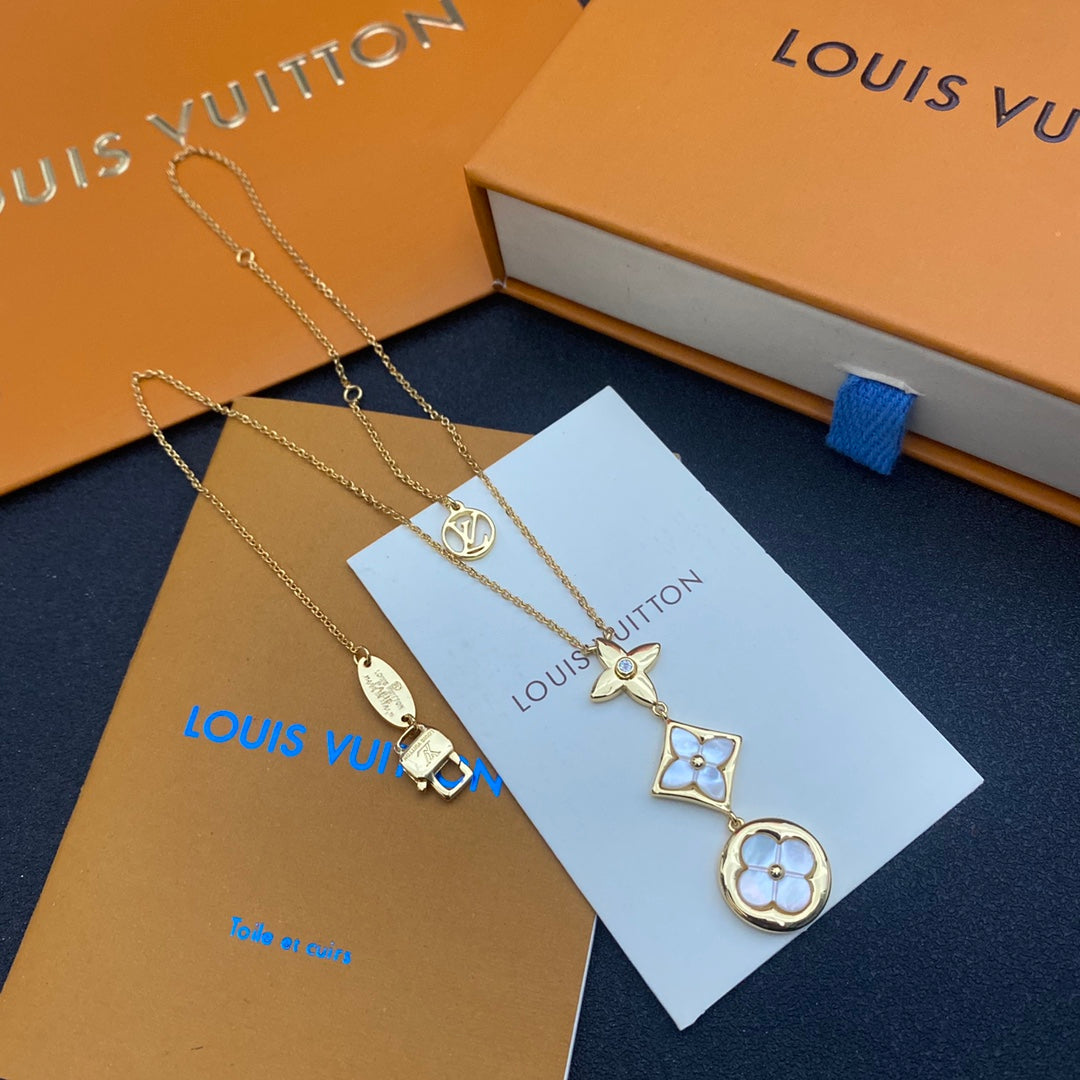 Temperament 3 Flower Necklace