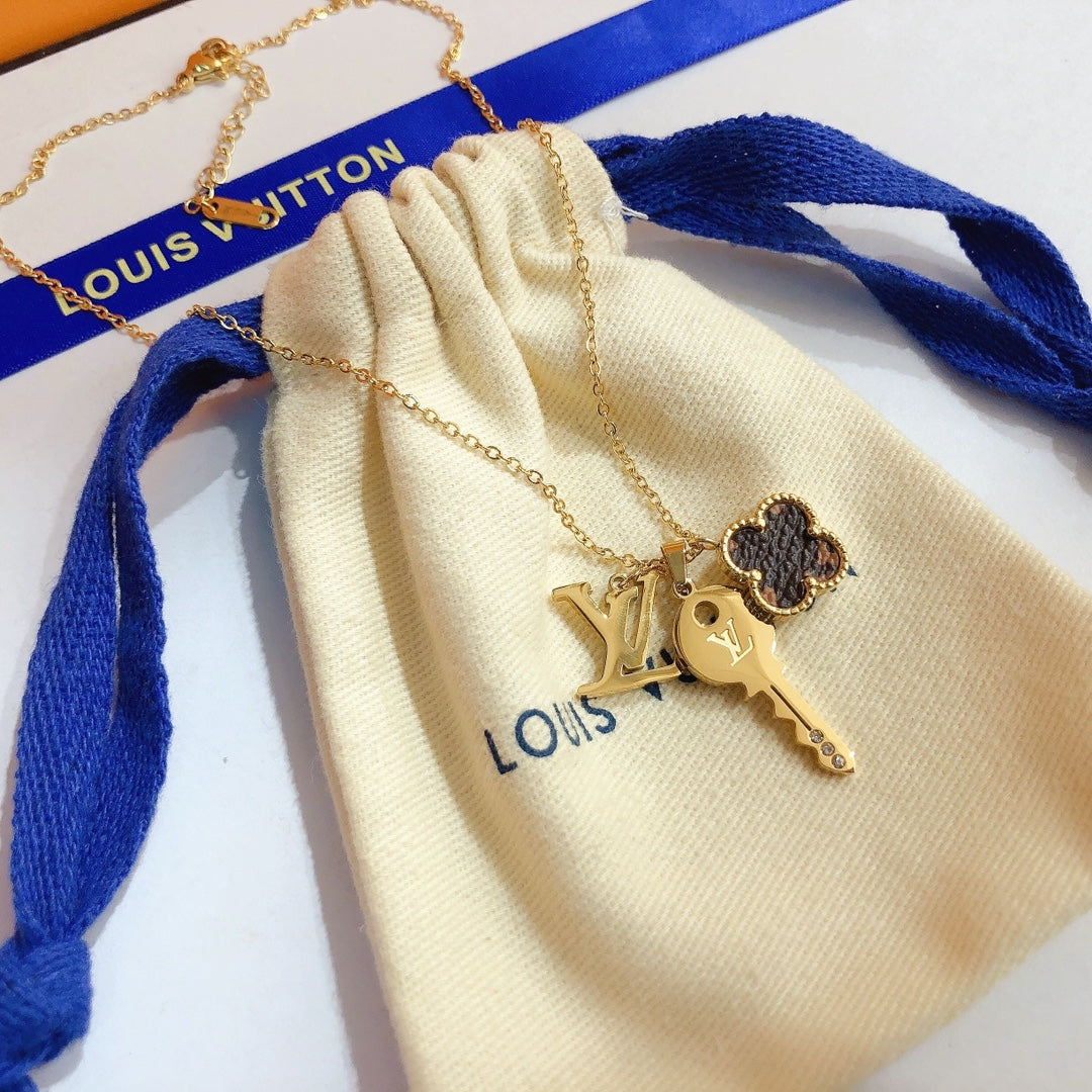 Four-leaf Clover Key Three Accessory Necklace