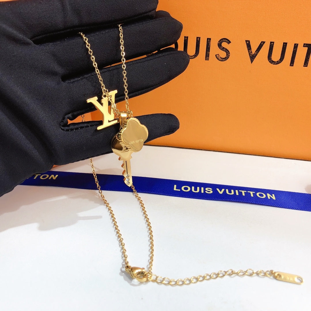 Four-leaf Clover Key Three Accessory Necklace