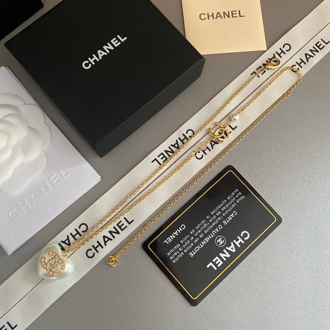 Heart Pearl Pendant Necklace