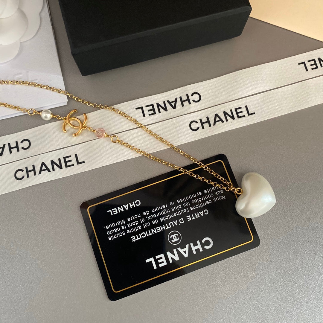 Heart Pearl Pendant Necklace