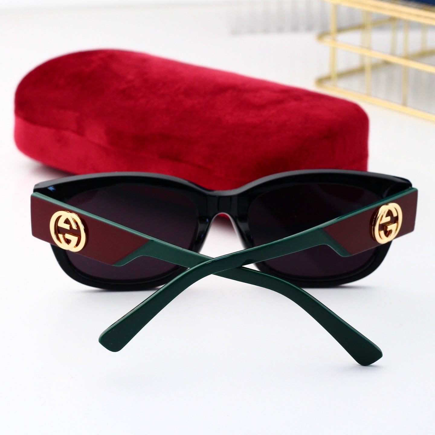 4 colors trendy hot sunglasses 4114