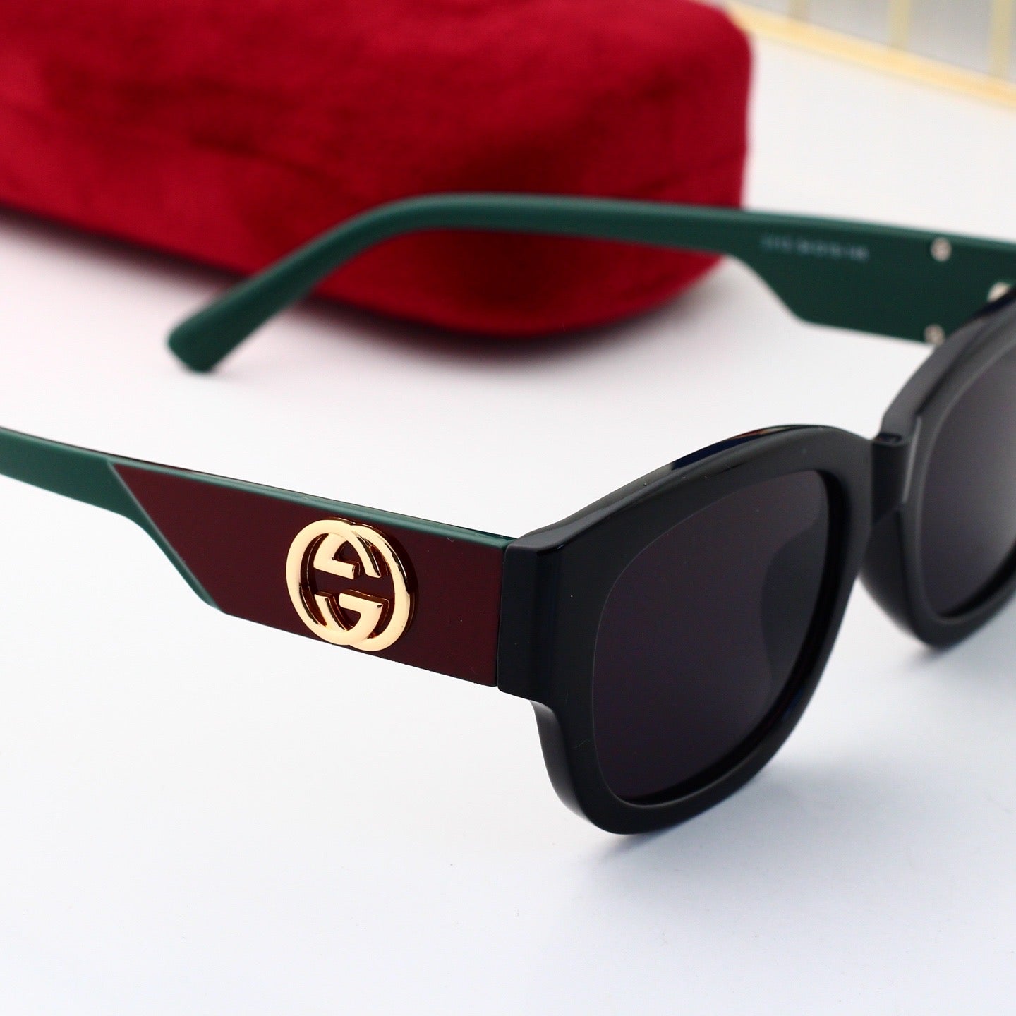 4 colors trendy hot sunglasses 4114