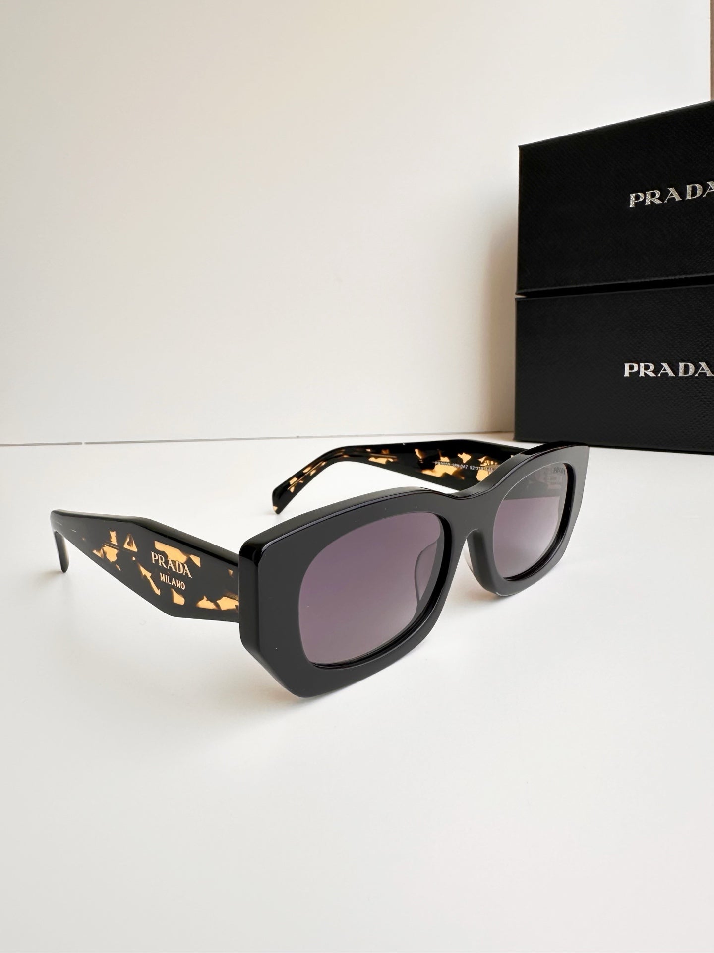 4 colors polygonal square frame sunglasses P00090