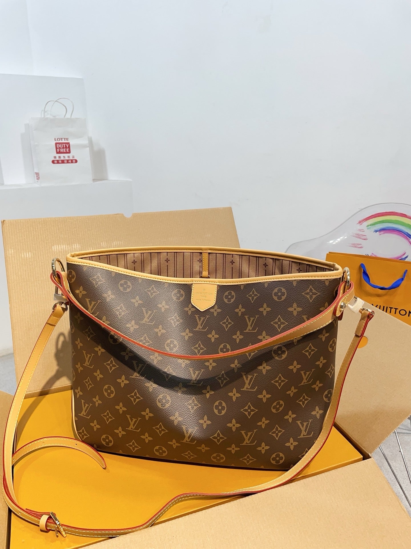 Classic retro floral bag