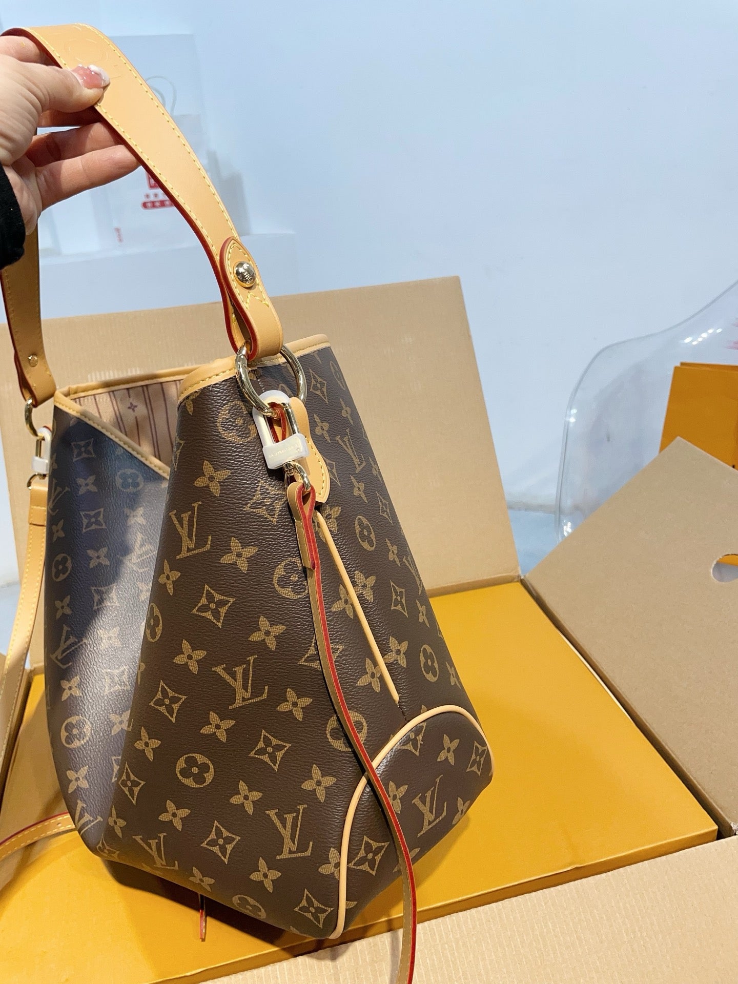 Classic retro floral bag