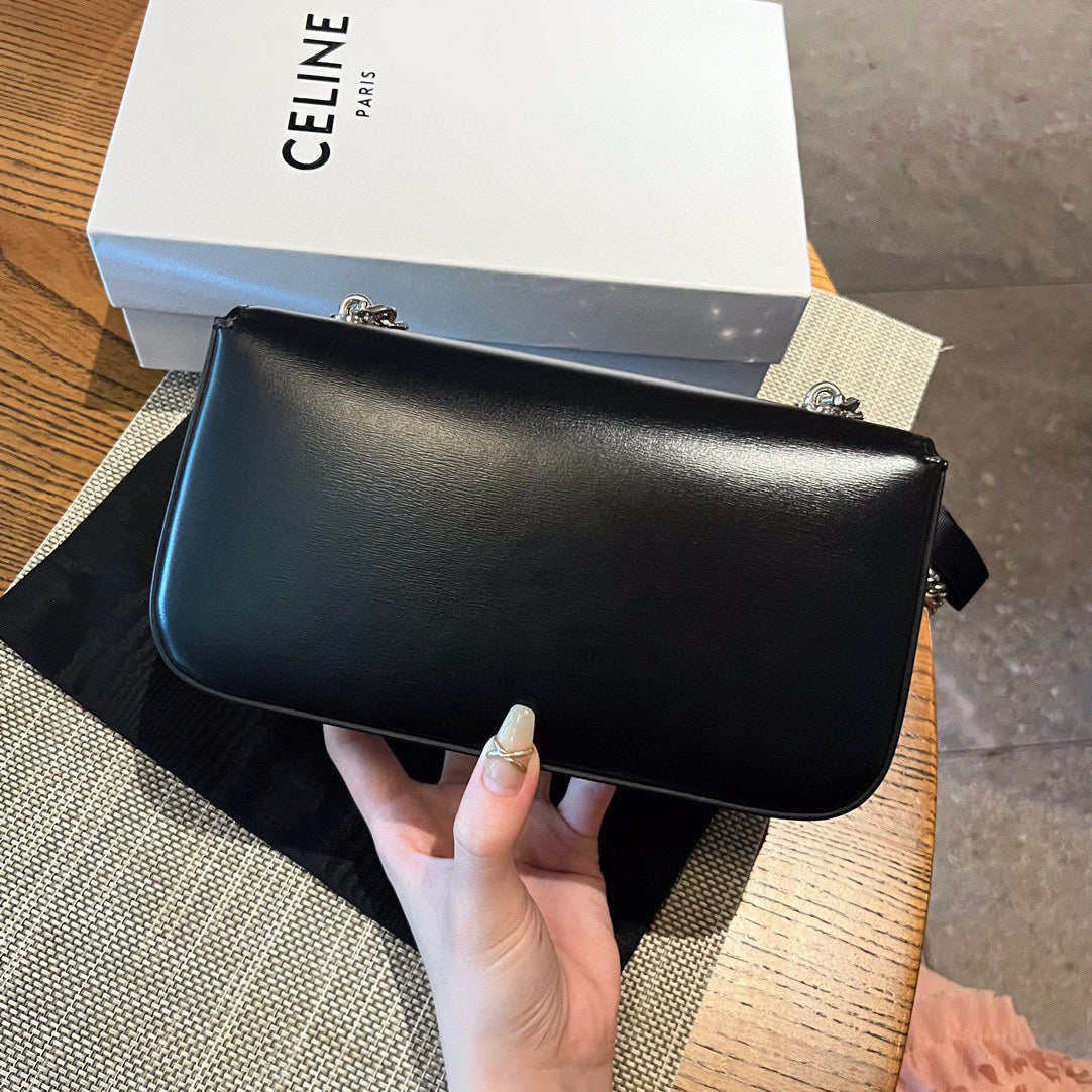 Small shiny cowhide ~ chain bag