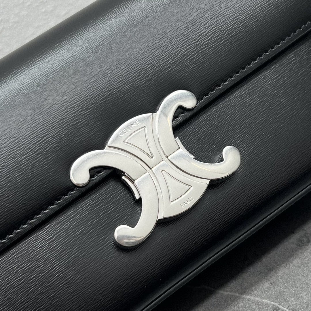 Small shiny cowhide ~ chain bag