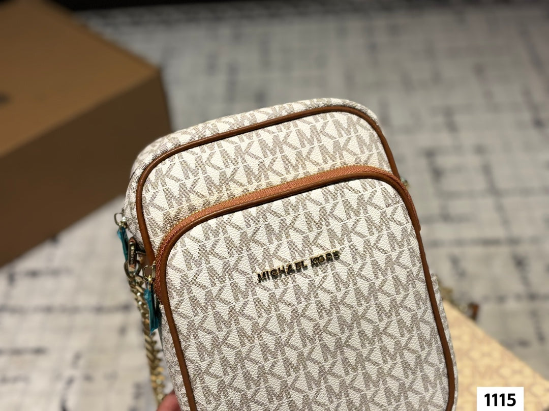 Super popular camera bag