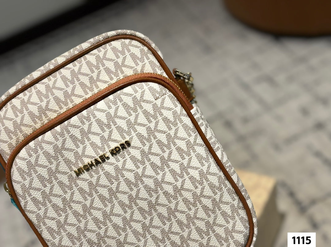 Super popular camera bag