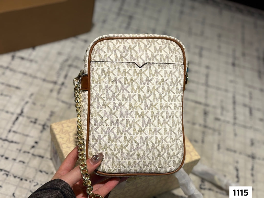 Super popular camera bag