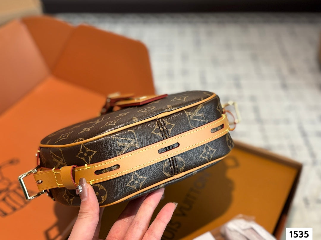 Trendy cowhide round bag