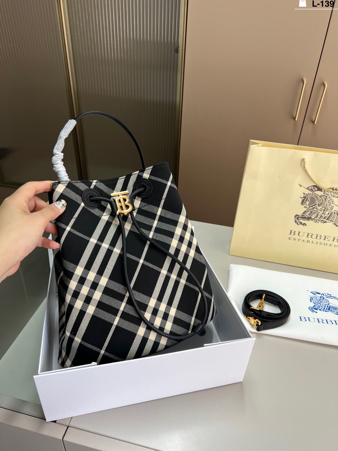 Nylon drawstring small bucket