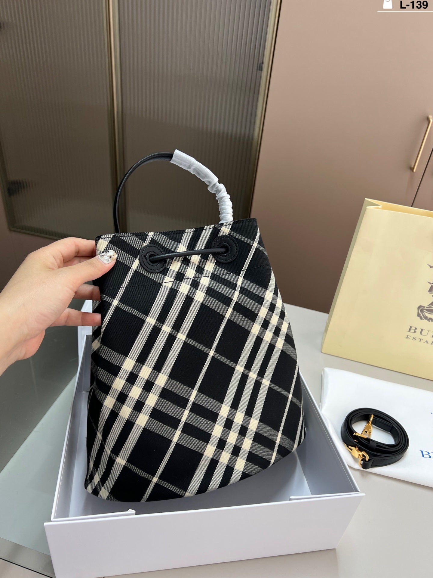 Nylon drawstring small bucket