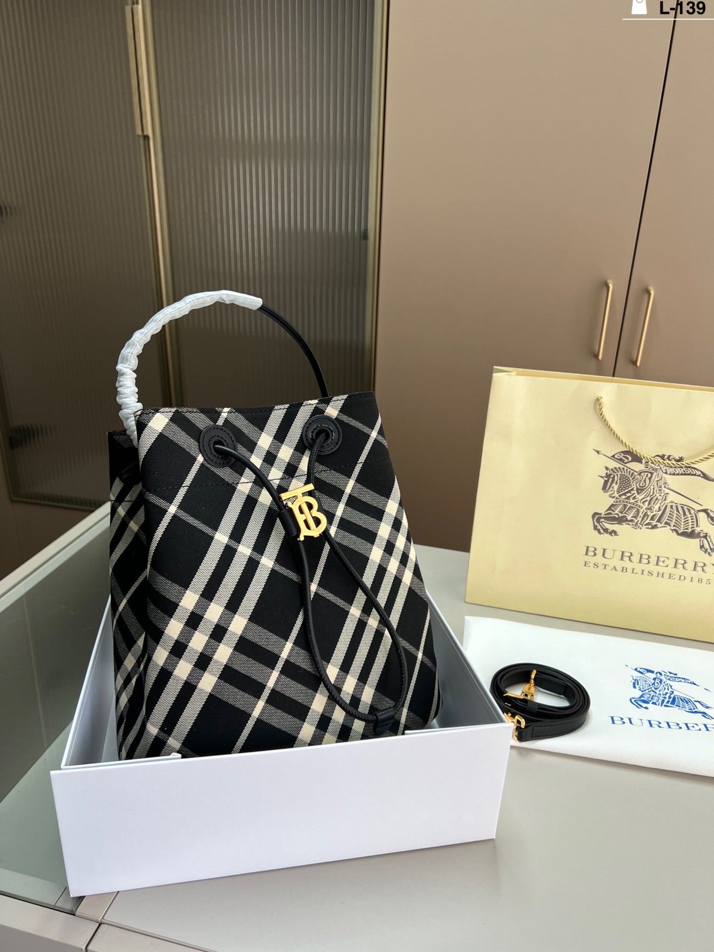 Nylon drawstring small bucket