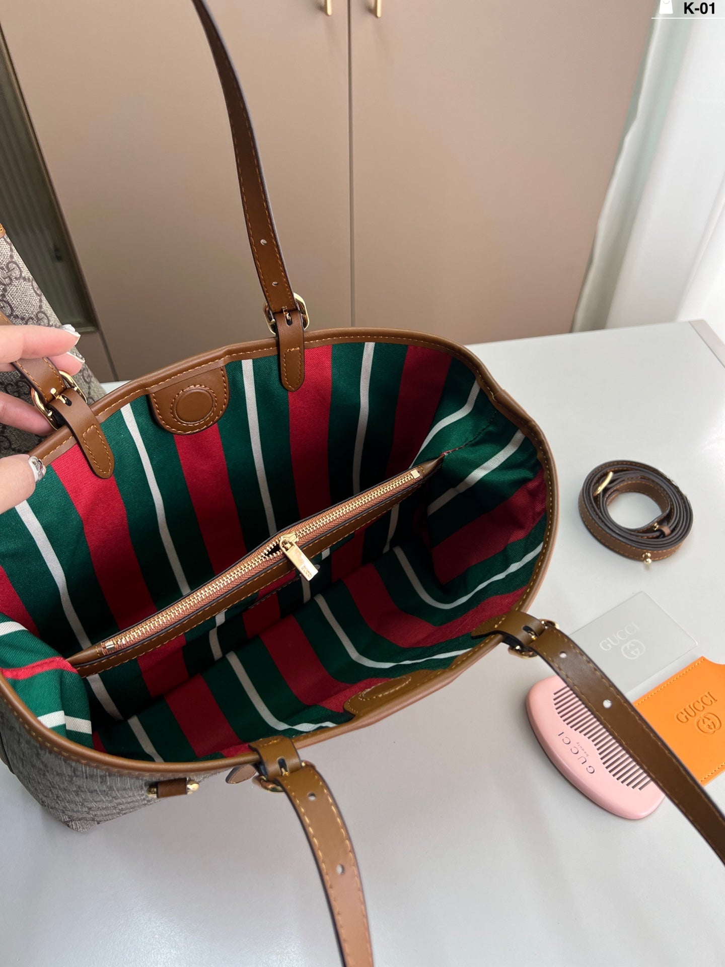 Classic logo shopping tote bag