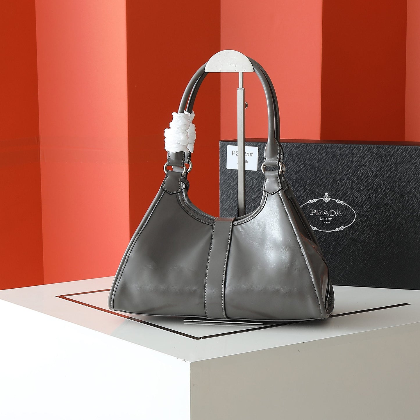 Hot shoulder handbag