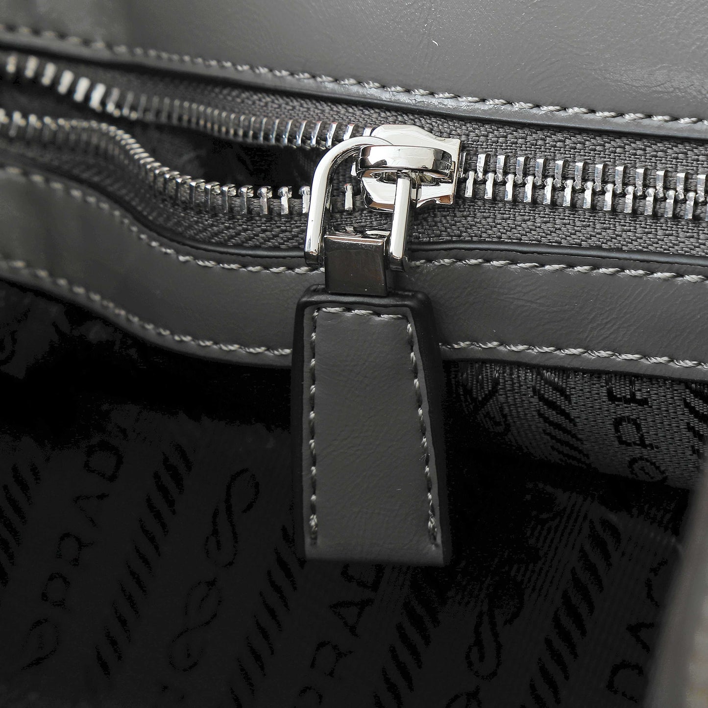 Hot shoulder handbag