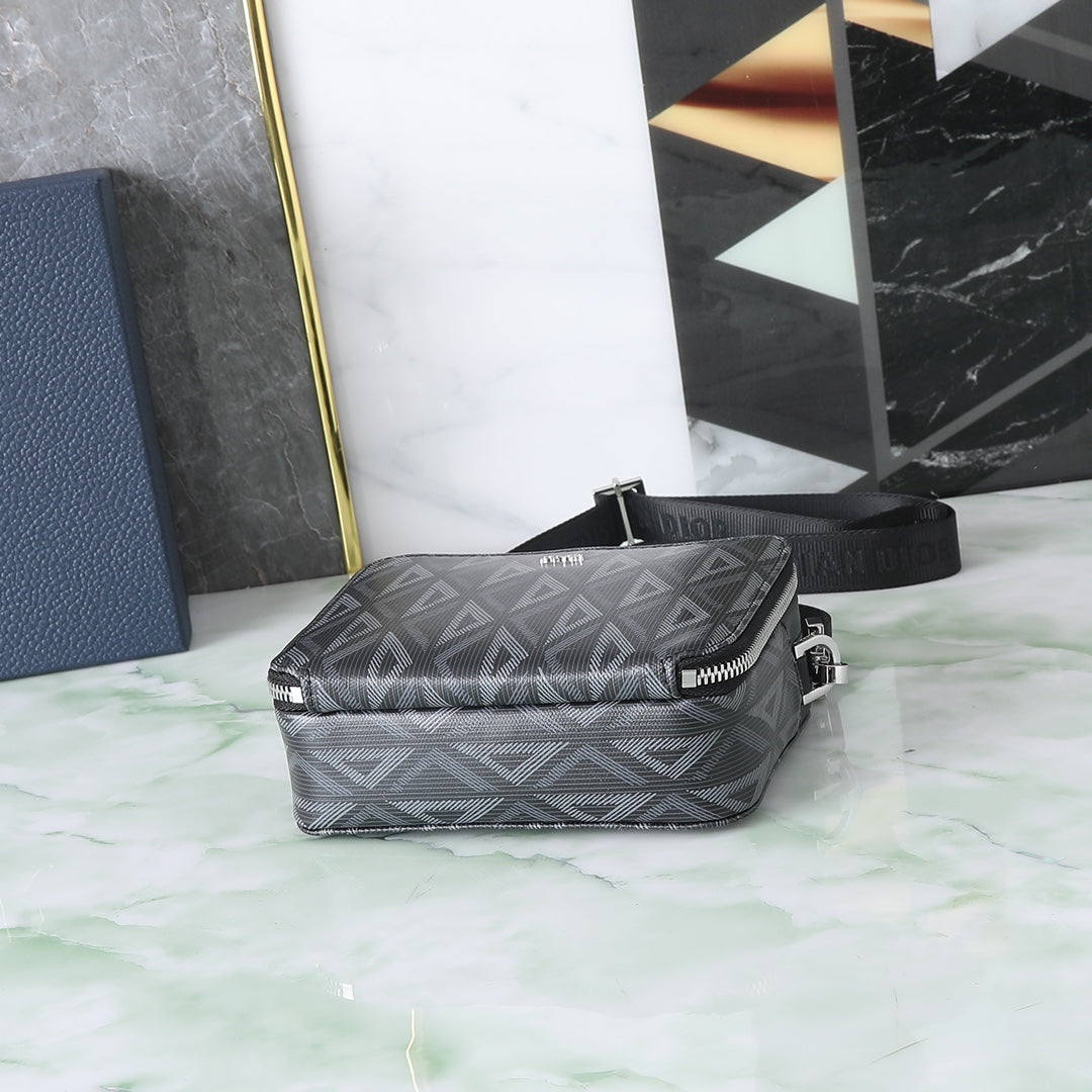 Elegant and practical clutch messenger bag