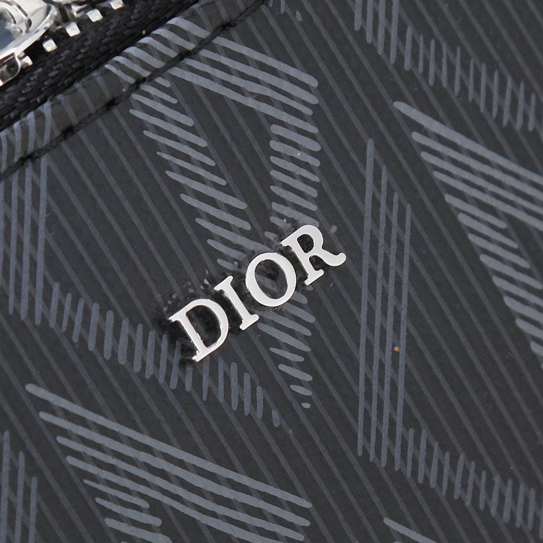 Elegant and practical clutch messenger bag