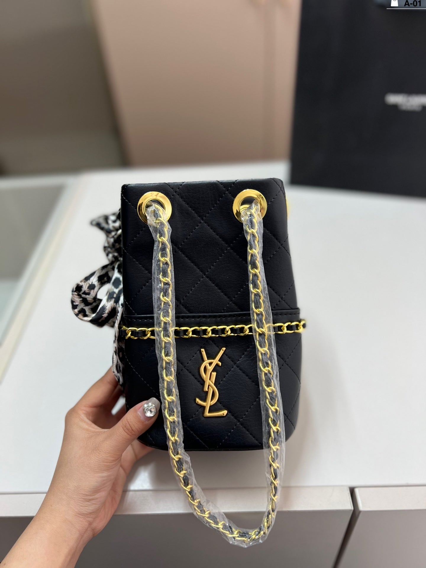 Second-hand bucket bag