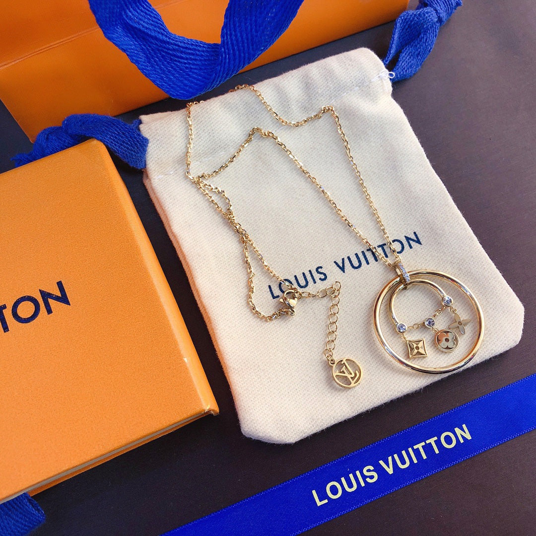 Four Leaf Clover Pendant Necklace