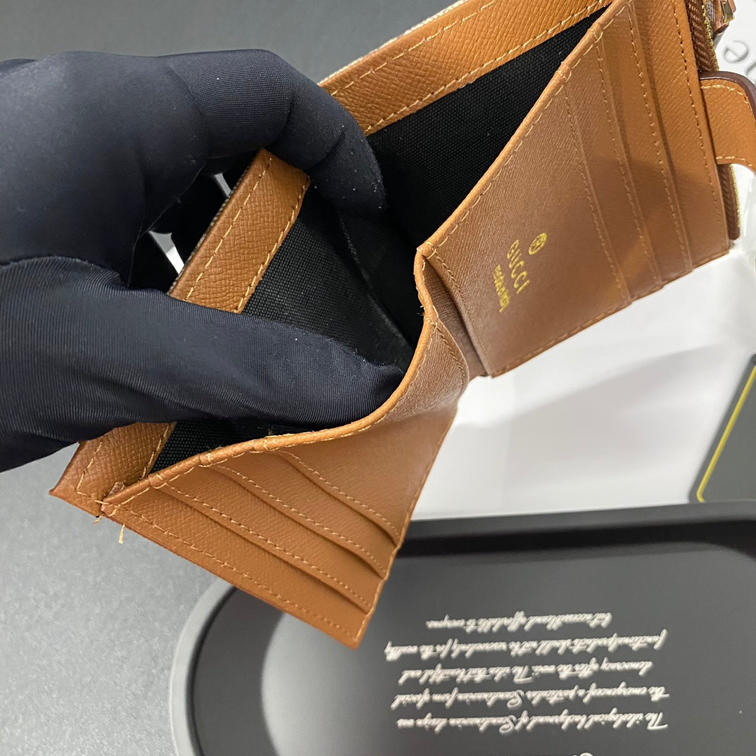 Gold label leather card holder